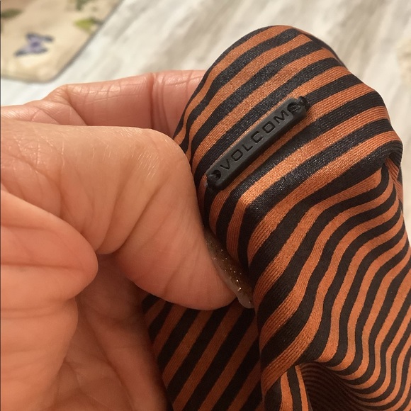 Volcom high cut reversible effect bikini Animal print / stripes ( 6 ) Ve… - Picture 11 of 11